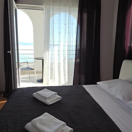 Sea Star Apartments Podstrana Bagian luar foto