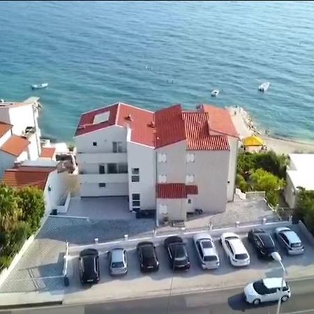Sea Star Apartments Podstrana Bagian luar foto