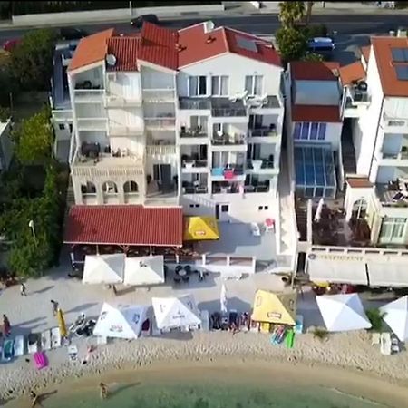 Sea Star Apartments Podstrana Bagian luar foto