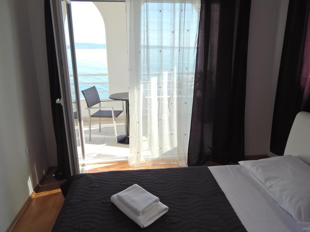 Sea Star Apartments Podstrana Bagian luar foto