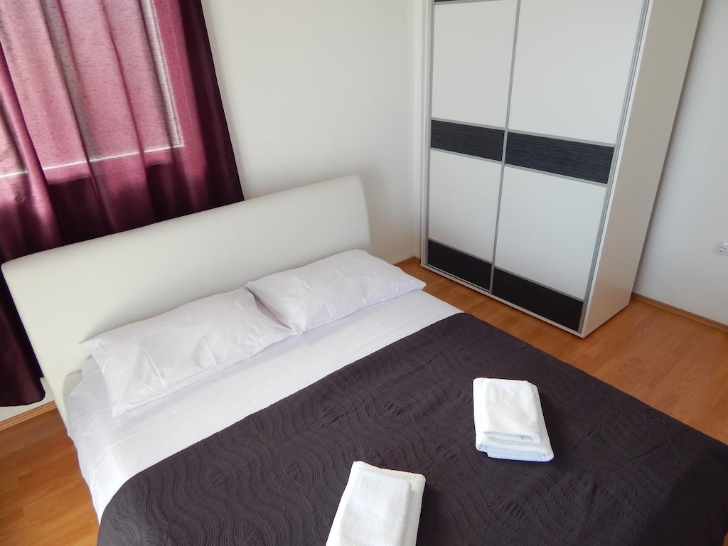 Sea Star Apartments Podstrana Bagian luar foto