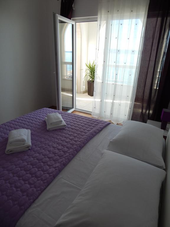 Sea Star Apartments Podstrana Bagian luar foto