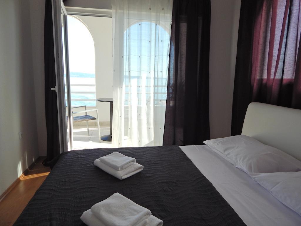 Sea Star Apartments Podstrana Bagian luar foto
