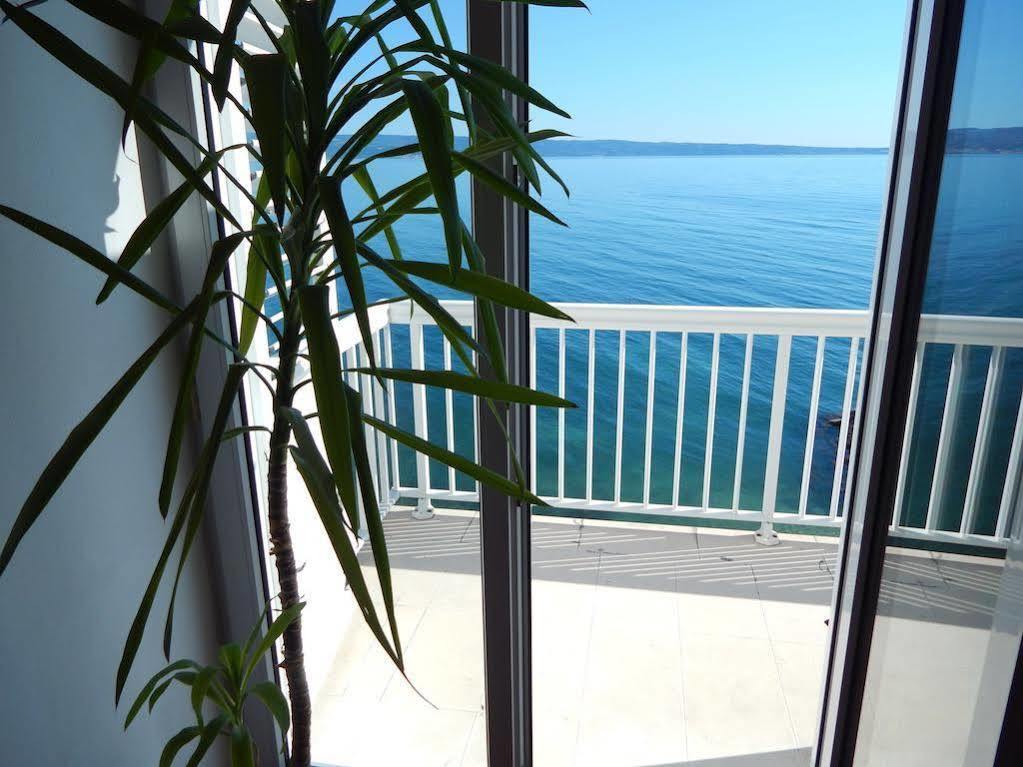 Sea Star Apartments Podstrana Bagian luar foto