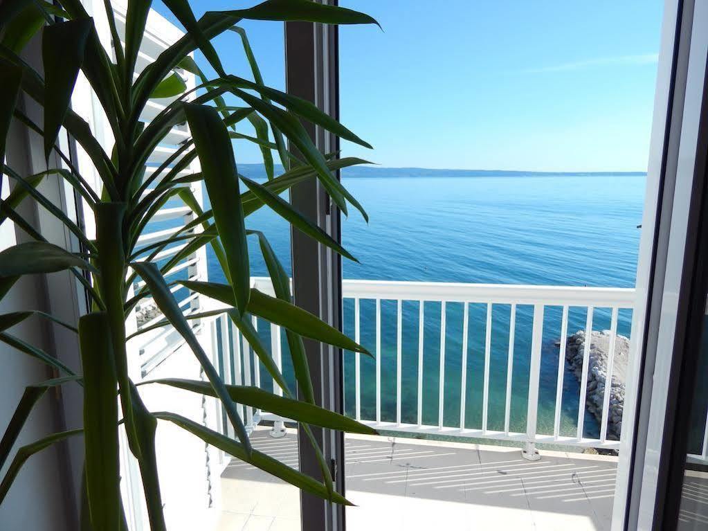 Sea Star Apartments Podstrana Bagian luar foto