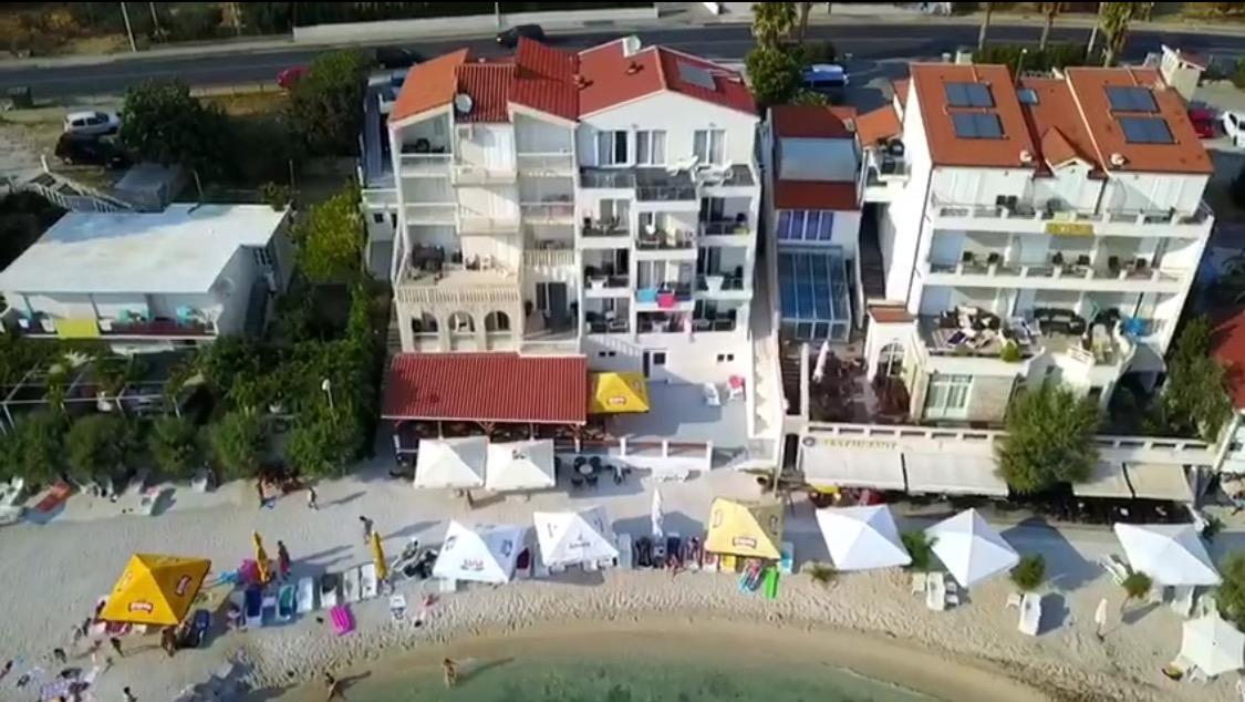 Sea Star Apartments Podstrana Bagian luar foto